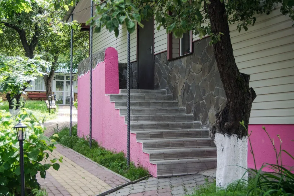 Дом с баней и бассейном