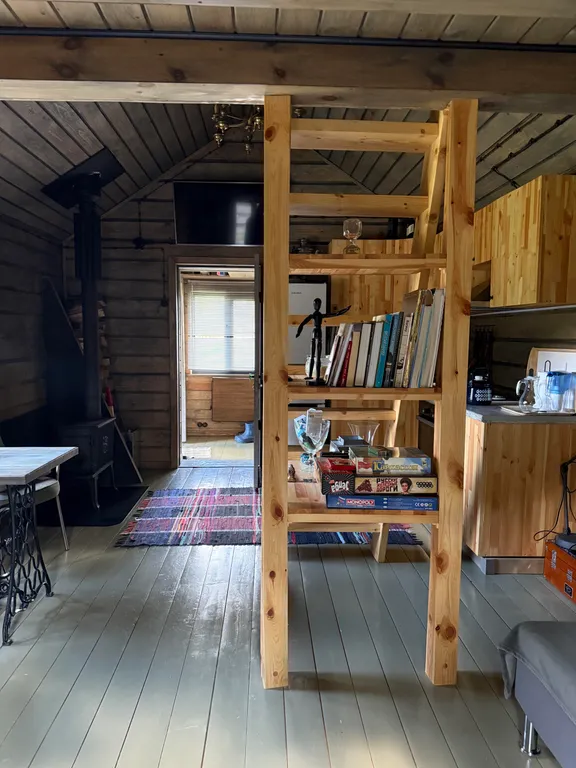 Дом и юрта на Валдае