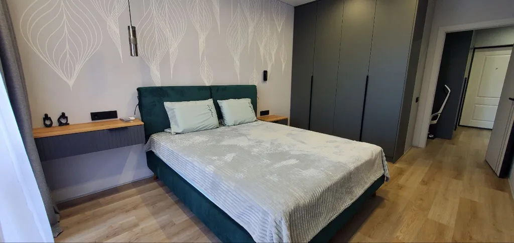 Современные апартаменты в живописном месте Ялты с видом на море