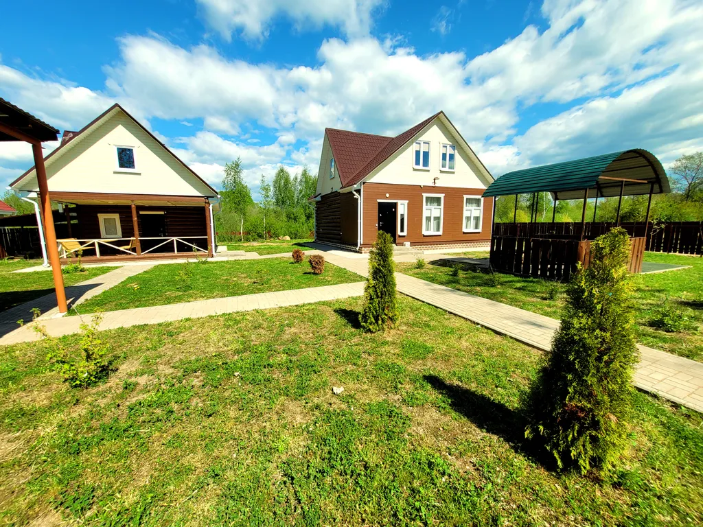 Дом с баней для большой семьи или дружной компании рядом с озером.