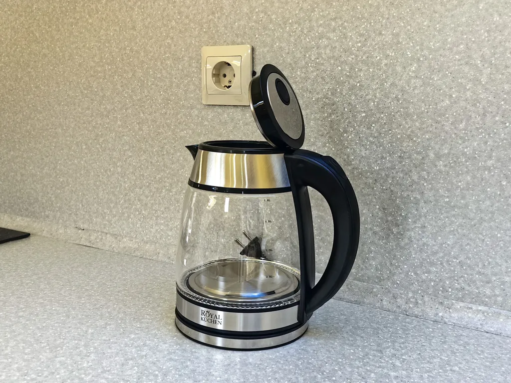 Светлая студия на мансардном этаже с видом на горы