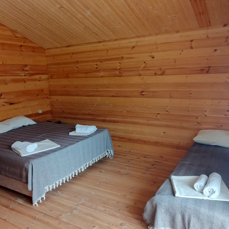 Трехместный домик