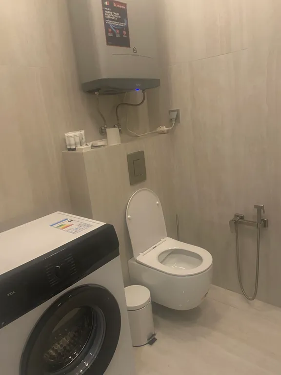 Новые уютные просторные апартаменты с открытым балконом возле моря