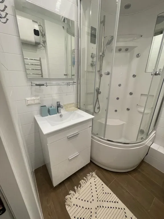 Студия с видом на храм и реку