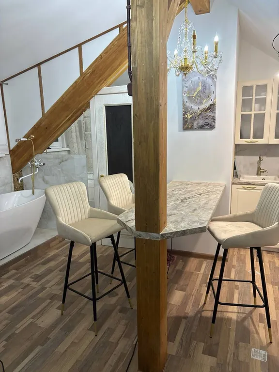 Романтичная студия в самом центре светлогорска в уютном зелёномрайоне