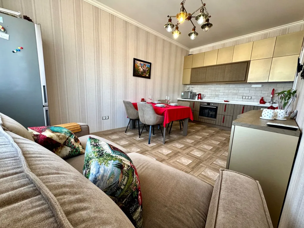 Просторная квартира с шикарным видом рядом с центральной набережной