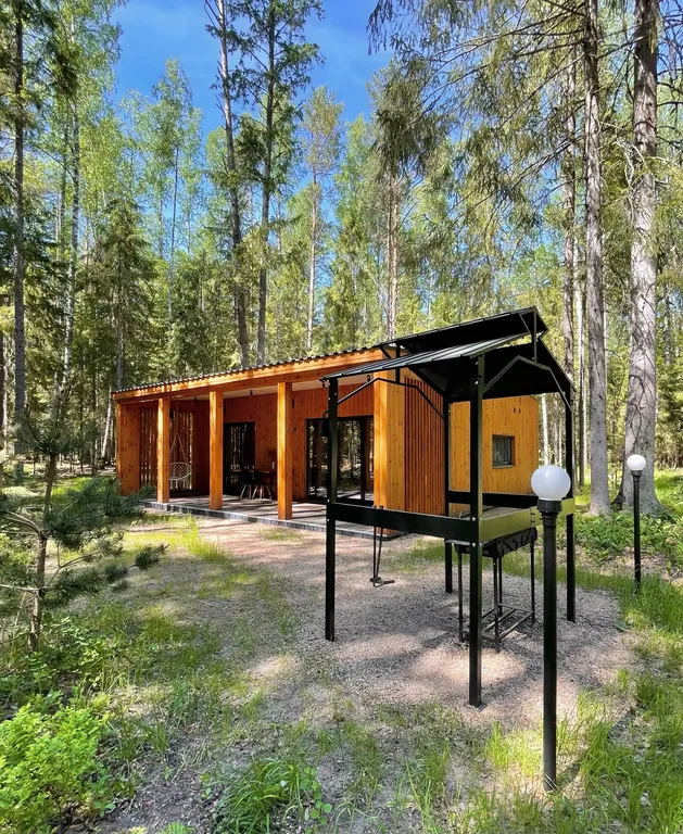 Коттедж Домик в лесу у озера для семейного отдыха — Турбаза Чайка