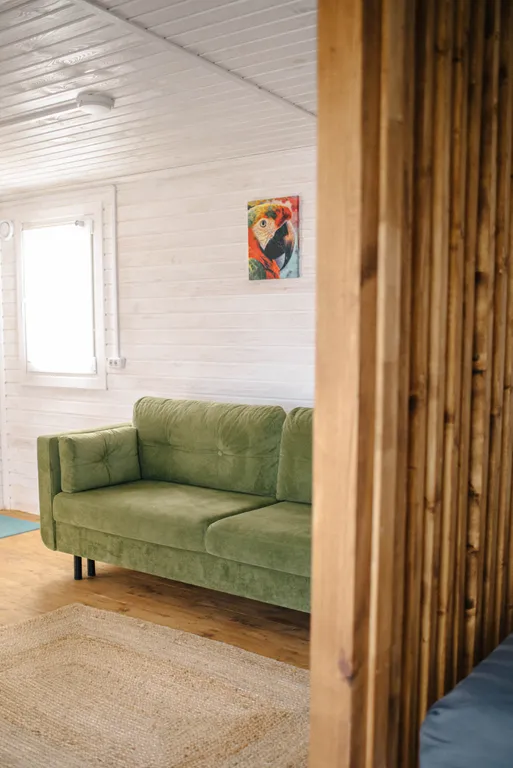 Дом с видом на закат, поле и лес