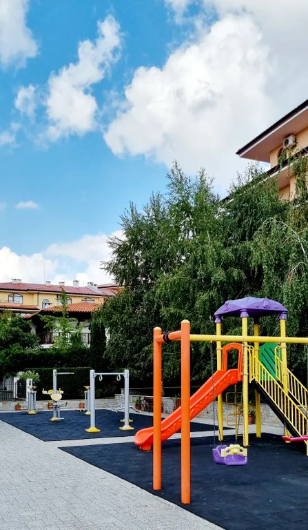 Апартаменты с 2 спальнями и огромным балконом с видом на море