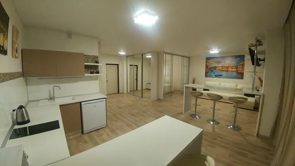 Очень стильная и светлая квартира-студия в центре