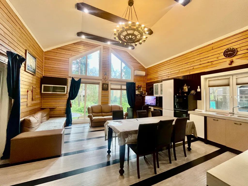 Дом в Шмеленках с гортензиями