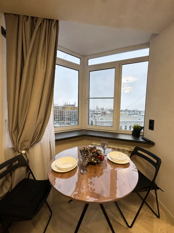 Панорамная роскошь в центре города: новые апартаменты с видом на жизнь