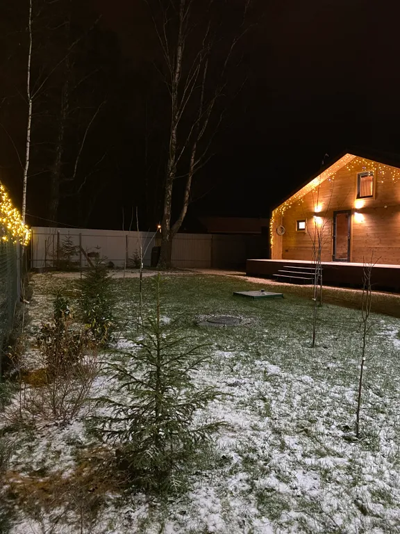 Современный барнхаус у леса рядом с городом