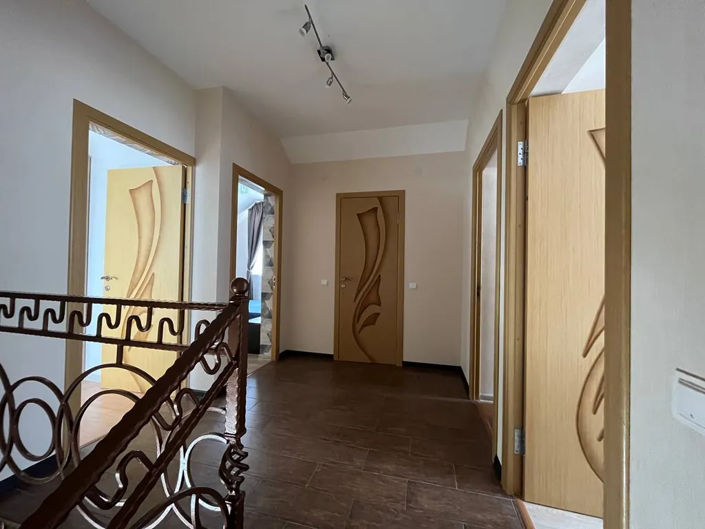 Коттедж Дом для отдыха б — Виноградное