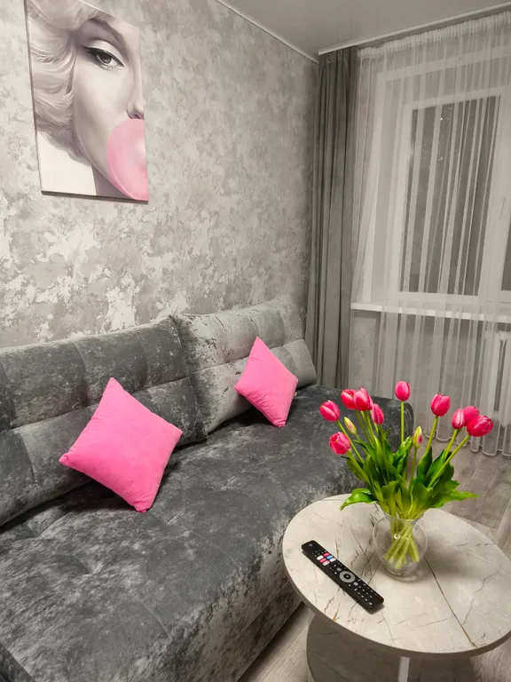 Квартира со свежим ремонтом, в хорошем дворе — аренда посуточно в Острогожск