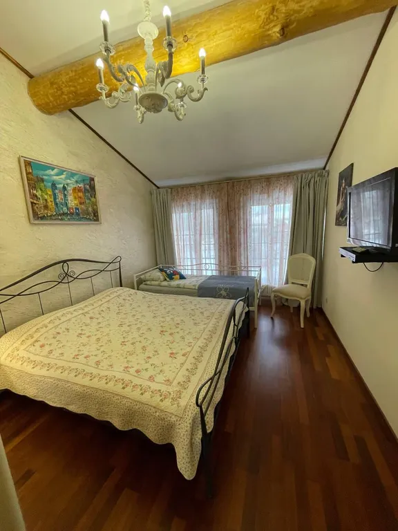 Большой дом у реки с баней в 2 часах от СПб