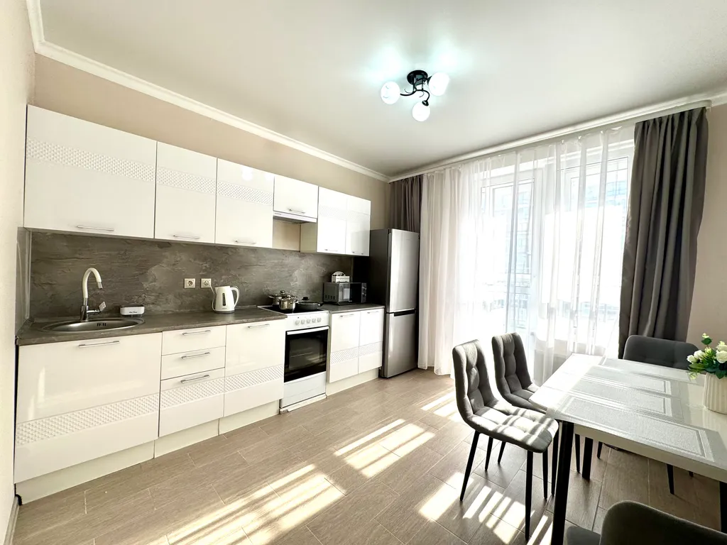 Квартира Светлая, уютная двухкомнатная квартира с видом на парк Галицкого — Краснодар