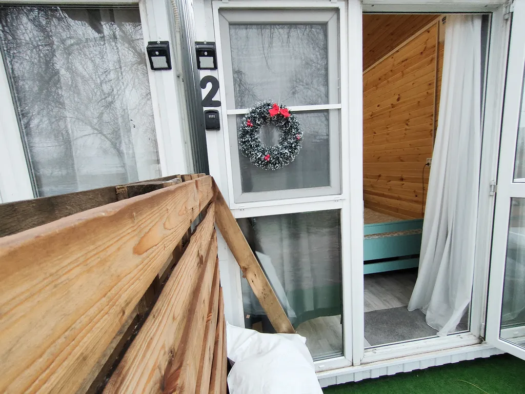 Глэмпинг в центре Моря