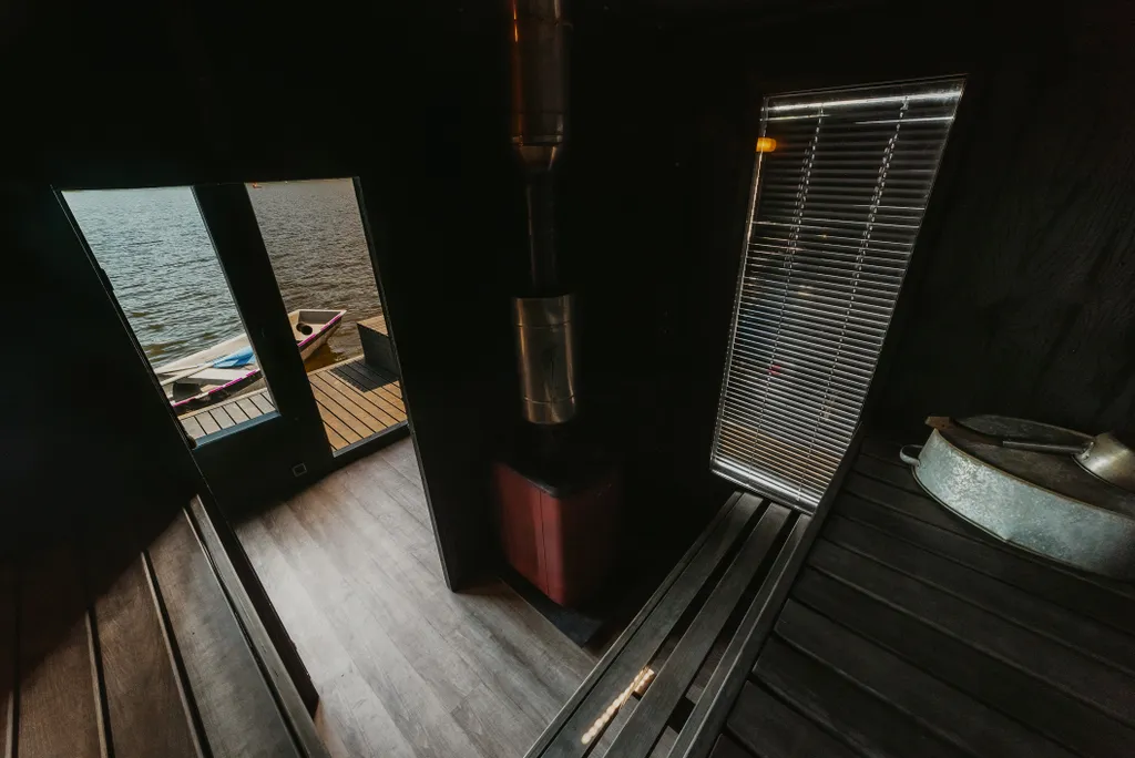 Плавучий дом Сазан