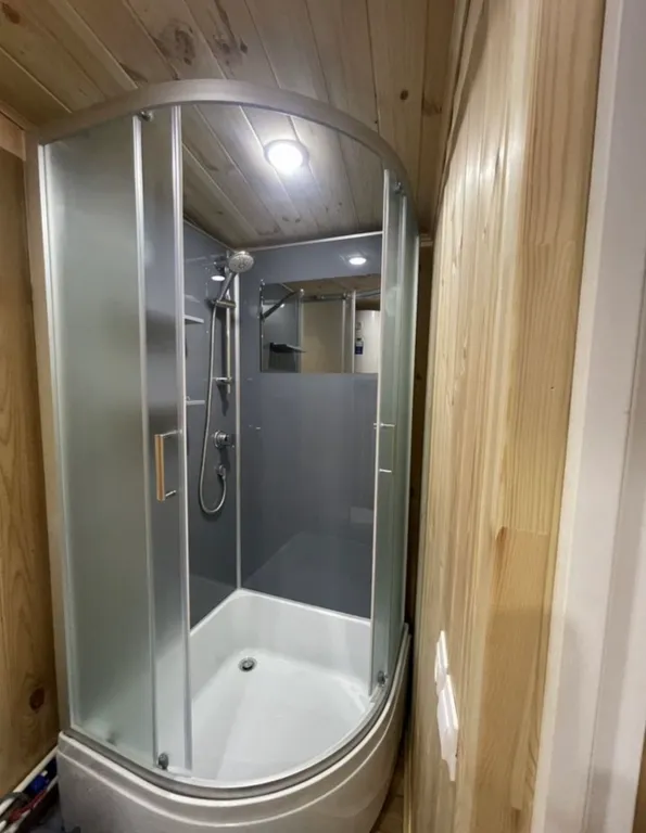 Частный дом у горы