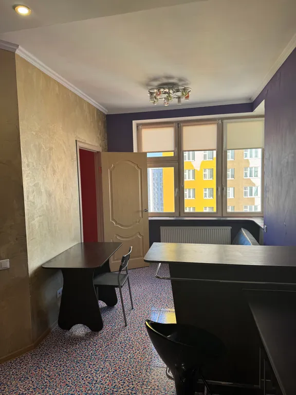 Яркая квартира с красивым видом из окна