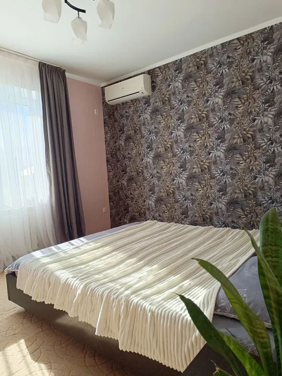 Коттедж Дом с баней, бассейном и тёплой купелью — Ленина