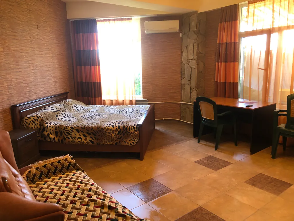 Уютная квартира с озелененным внутренним двориком