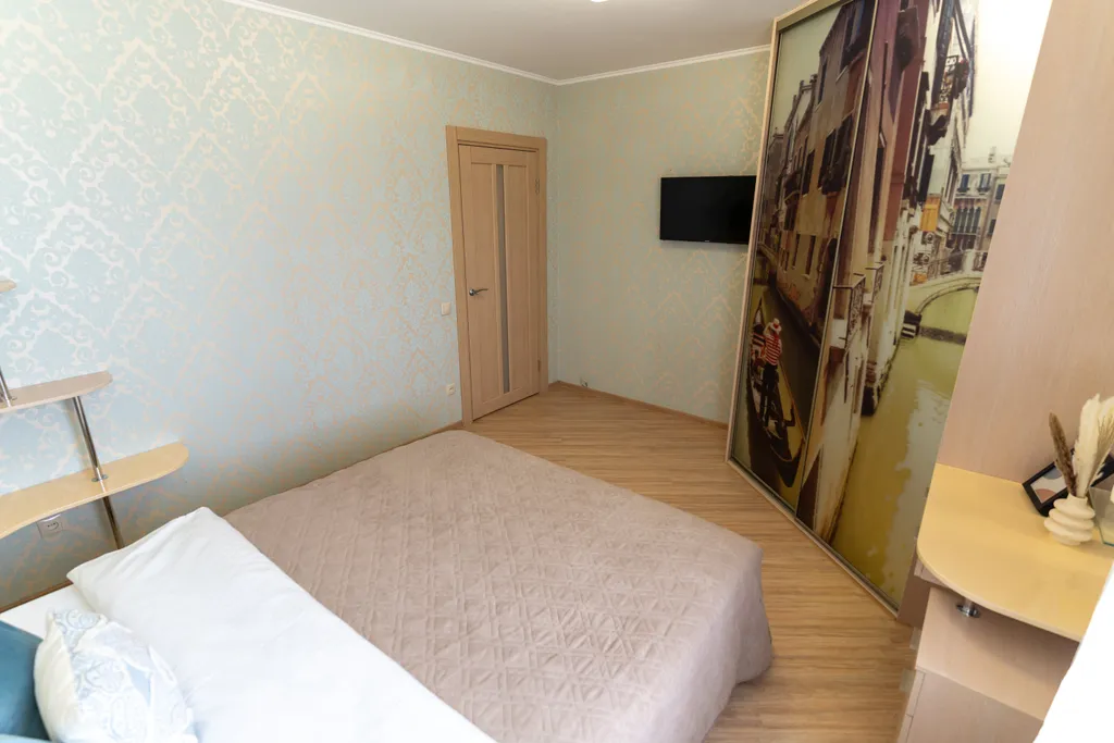 Дизайнерская двушка с биокамином