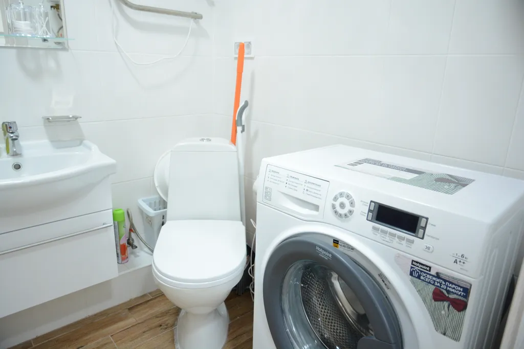 1к между морем и Кипарисовым озером