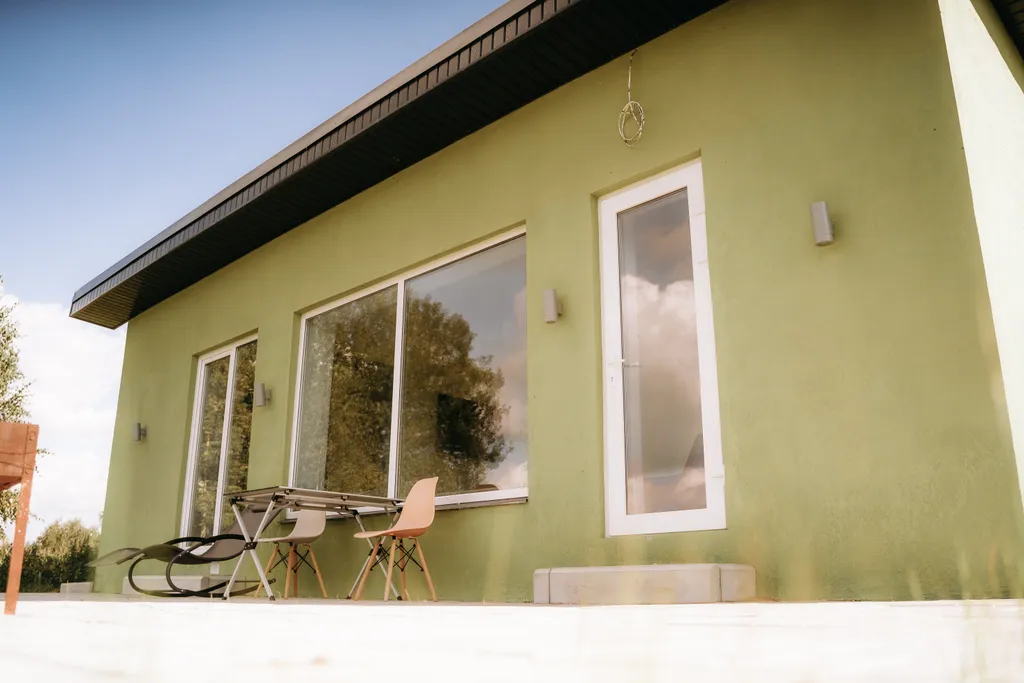 Панорамный дом с видом на воду, на берегу Вазузского водохранилища