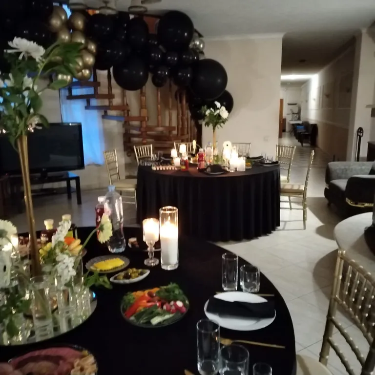 Усадьба Марисабель, дом с бассейном и сауной, возле парка