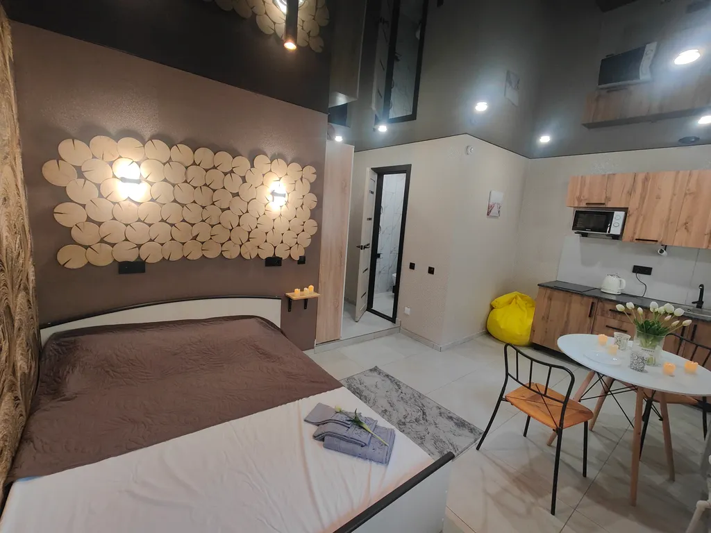 Квартира Уютная студия напротив Парка и Университета в центре Нефтяников — Омск