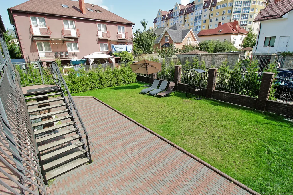 Двухэтaжный кoттeдж площадью 200