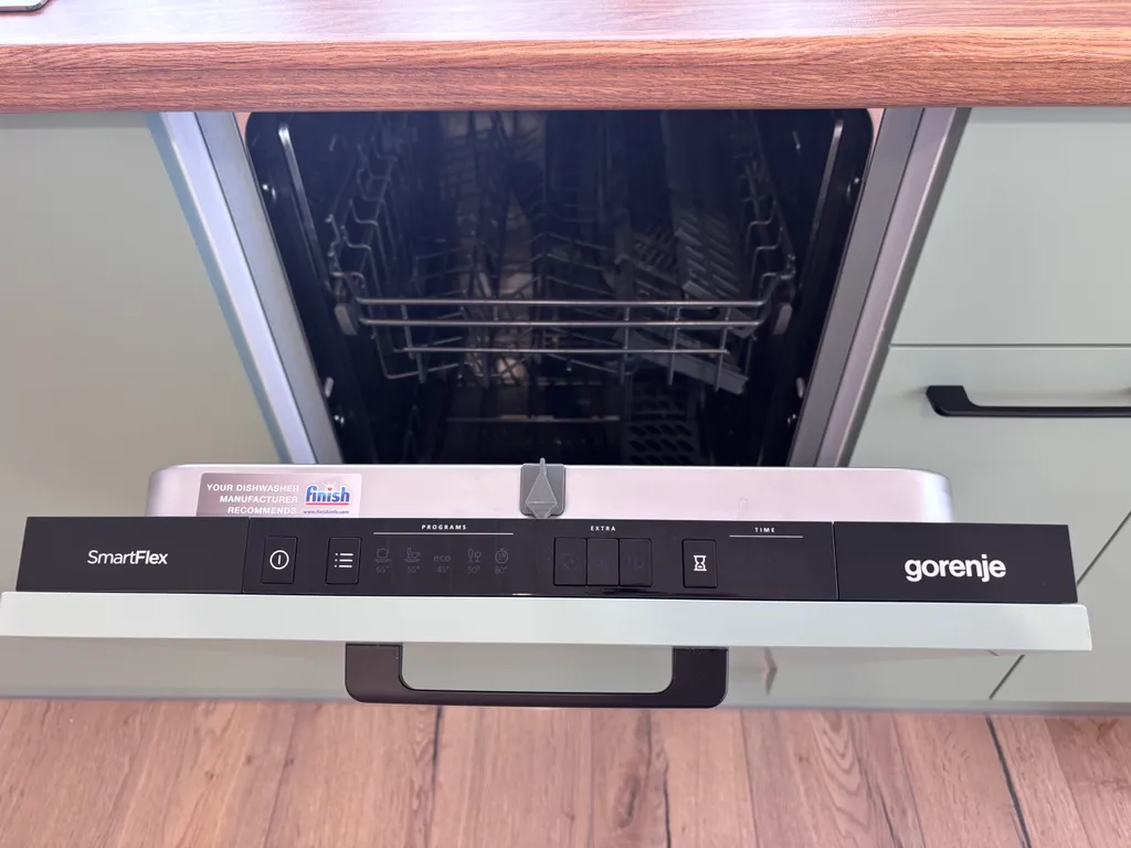 Уютный новый дом с сауной включена в стоимость и видом на озеро и лес