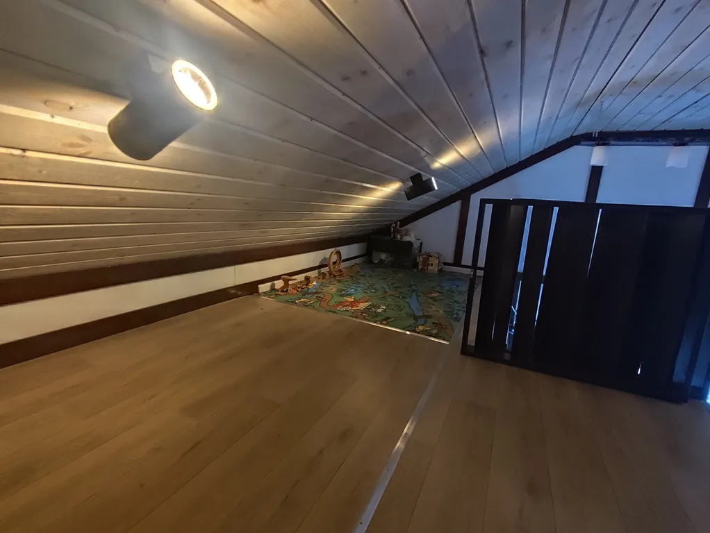 Дом на берегу озера