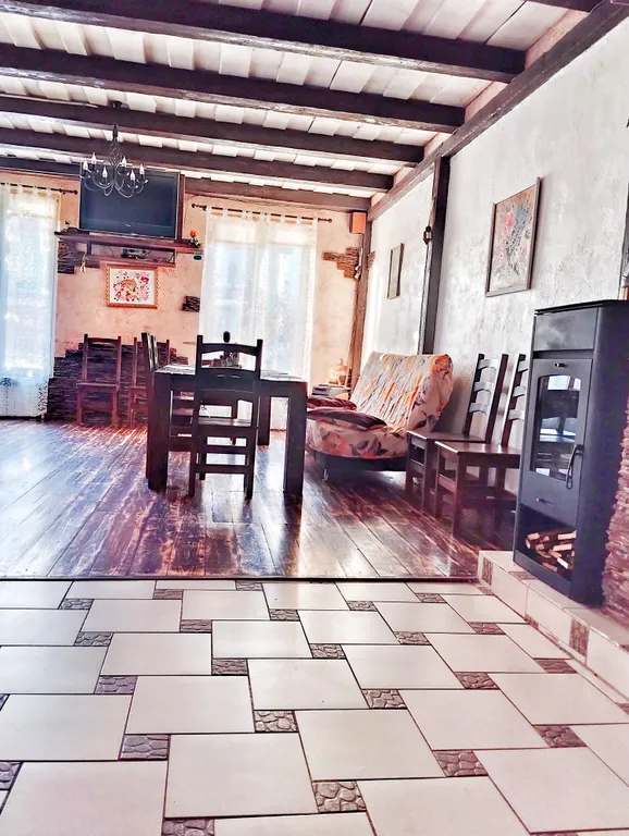 Коттедж под Минском с баней, озером, беседкой