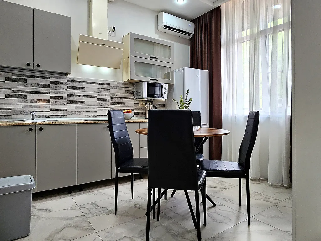 William Morris Apartment