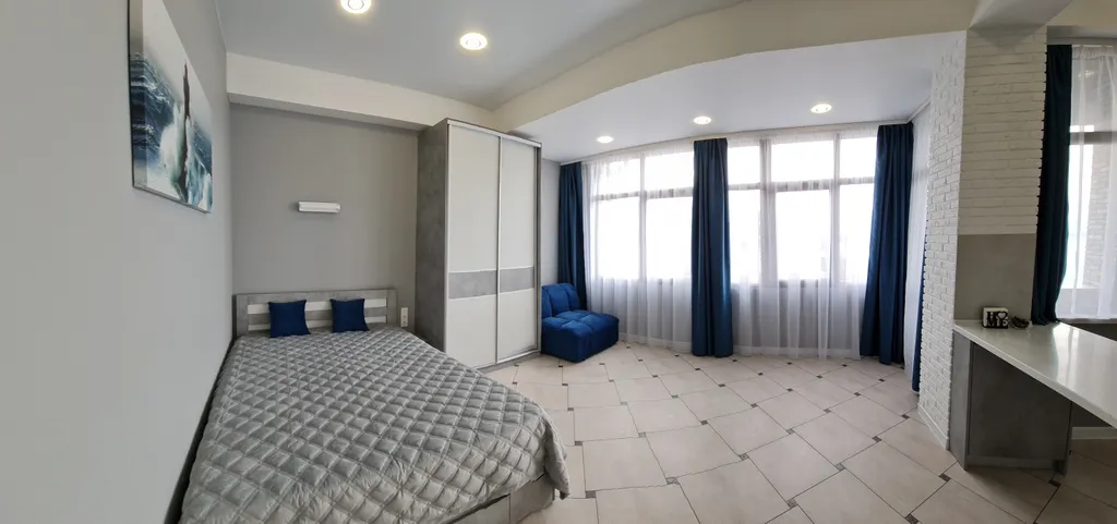 Люкс студия возле парка с видом на море