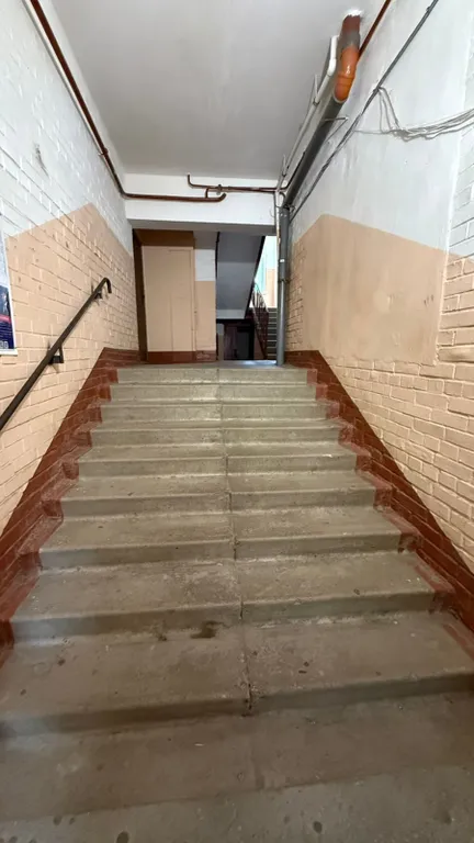 Двухкомнатная квартира около Ольгина пруда в центре Петергофа