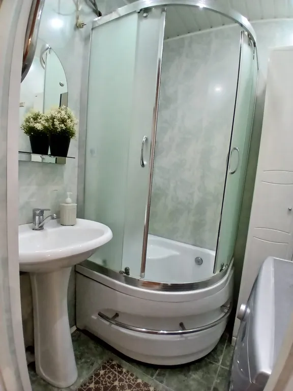 Стильная двухкомнатная квартира в центре города