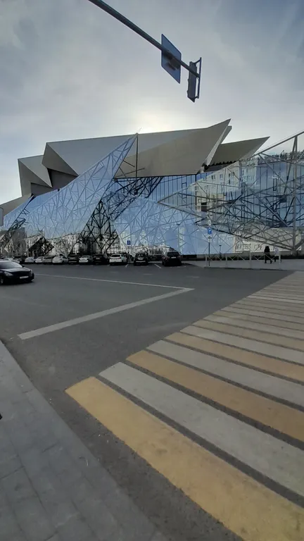 Квартира у озера Кабан и нового театра Камала.