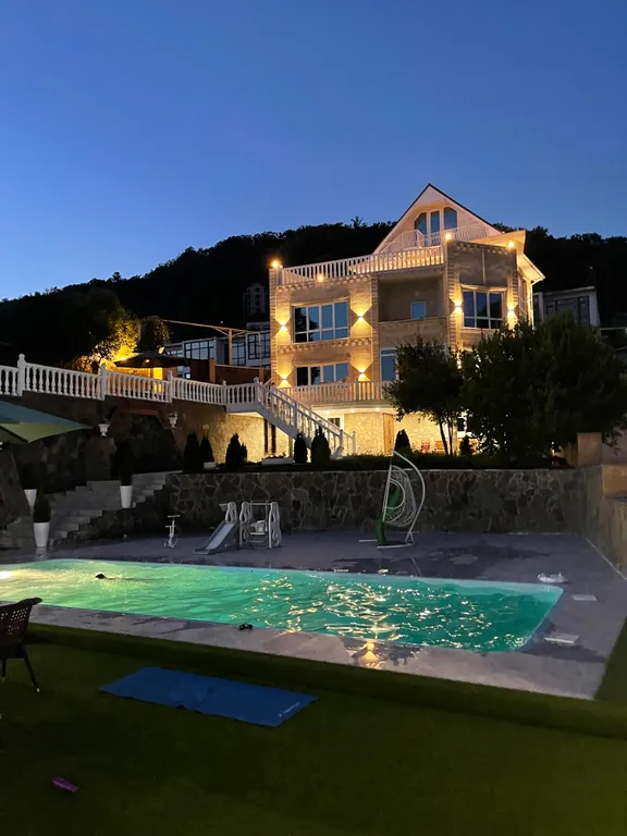 Уютный коттедж с видом на море