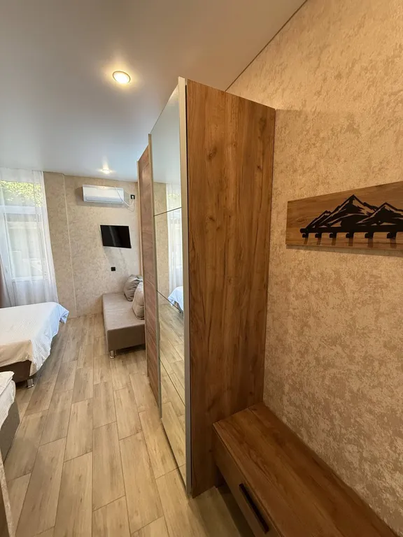 Квартира Квартира Улучшенный номер с балконом в новом коттедже с бассейном и сауной — Лазаревское