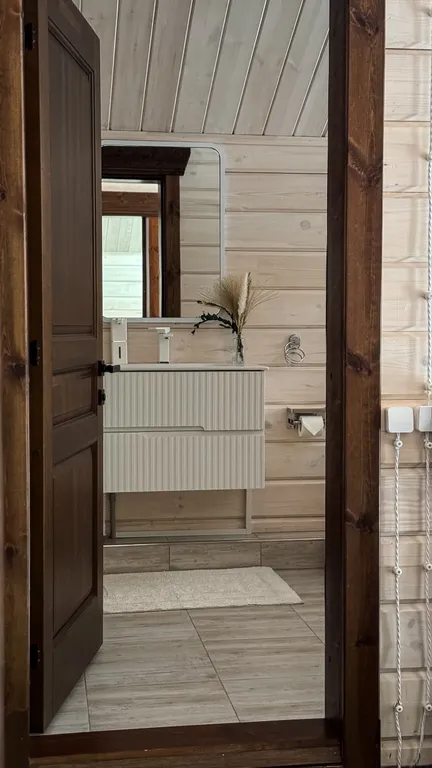 Двухэтажный коттедж в сосновом бору