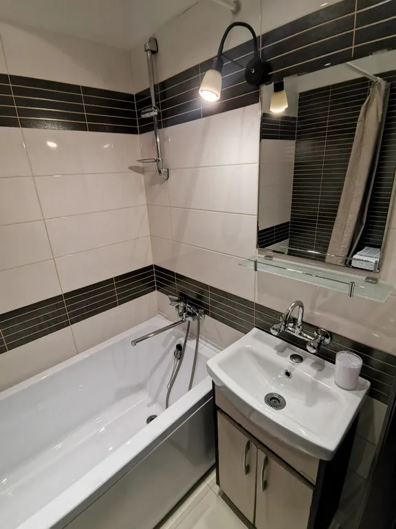 Квартира Квартира Центр. 30м до метро. 2 комнаты. До 8ми гостей. Тихая, уютная сталинка — Минск