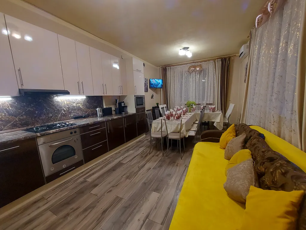 Коттедж Марианна с бильярдом, теннисом, сауной и бассейном