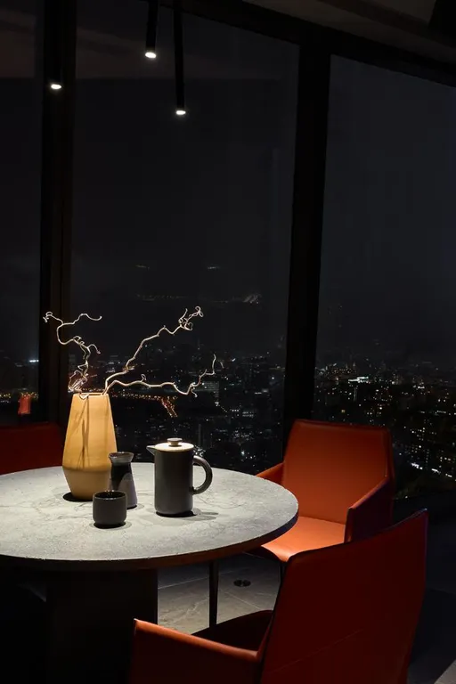 Встречайте рассвет на 75 этаже