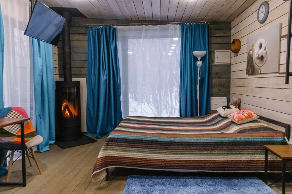 Коттедж с камином и большой террасой