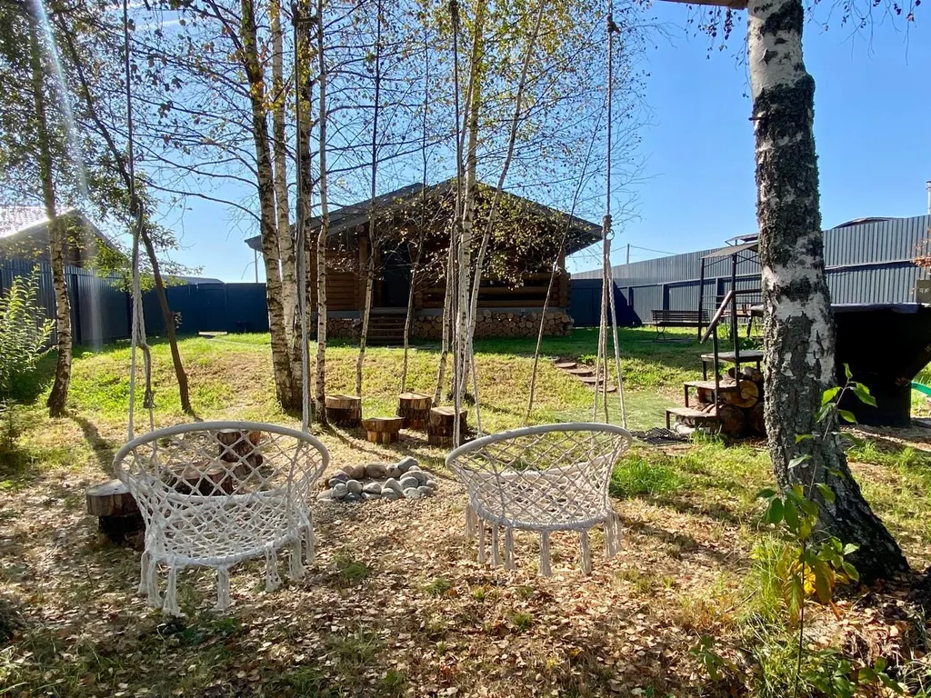 Домик с видом на лес