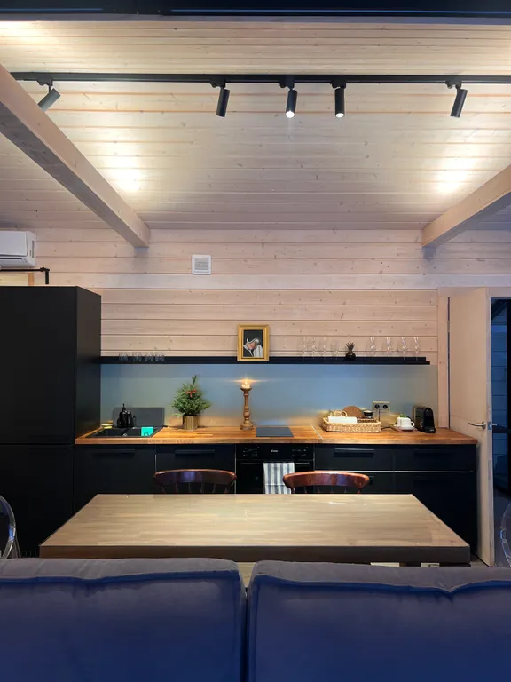 Дача в лесу с панорамными окнами